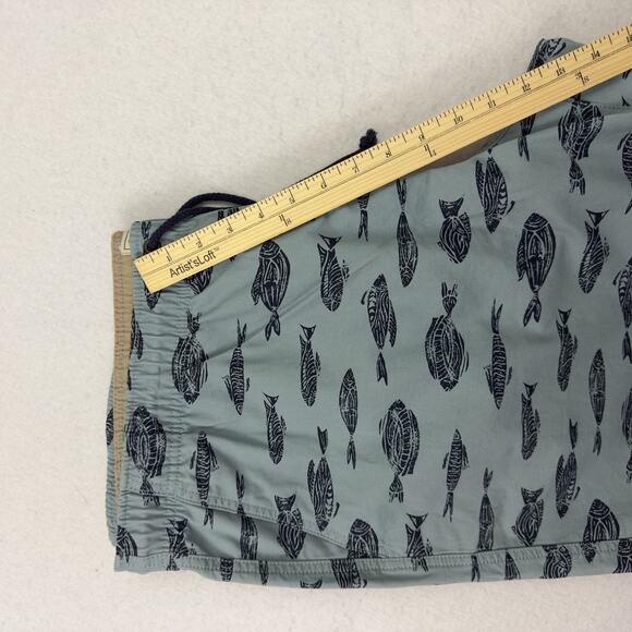 L.L.Bean Dock Shorts XXL Blue Fish Print Classic Fit NWT - Picture 6 of 10